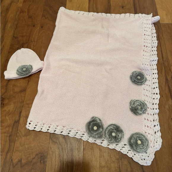 Gita accessories inc baby blanket and hat - Picture 1 of 4